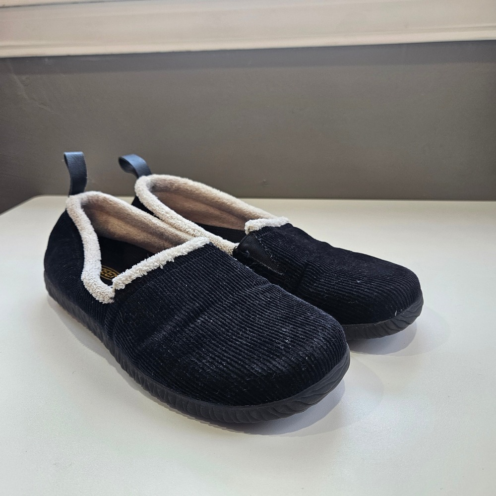 Keen Black Faux Fur Lined Slippers Size 8 Corduroy Cozy House Shoes Slip On